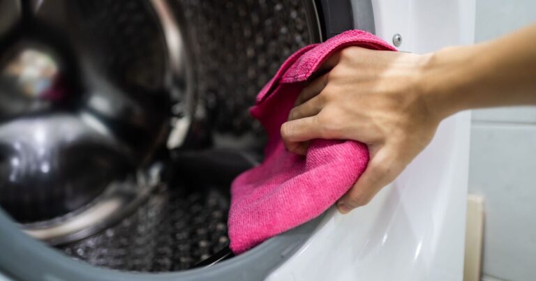 How to remove mould from entire washing machine naturally
