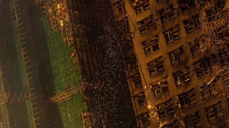 Hong Kong fire may end use of bamboo scaffolding