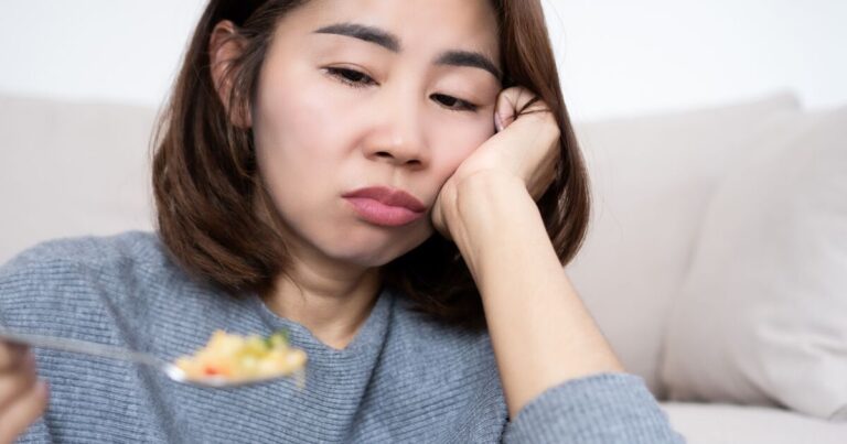 Warning as doctor claims this symptom is ‘somewhat unique’ to Covid