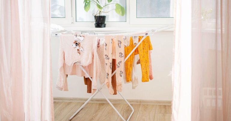 How to stop clothes smelling damp after drying them indoors
