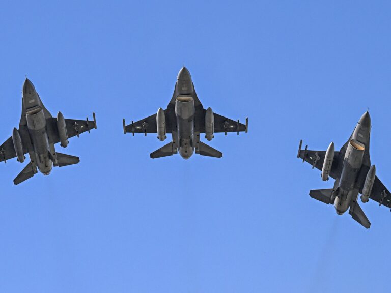 Is Trump’s $686m F-16 upgrade for Pakistan a message to India? | Military News