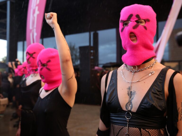 Russian court designates punk band Pussy Riot as ‘extremist’ group | Vladimir Putin News