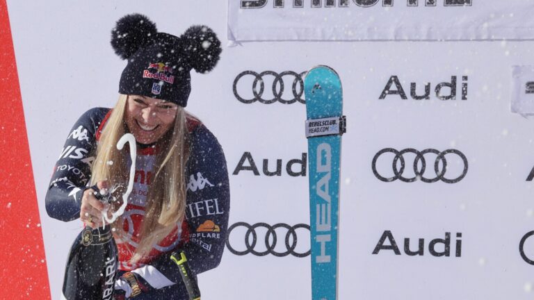 Lindsey Vonn places 2nd in a World Cup downhill