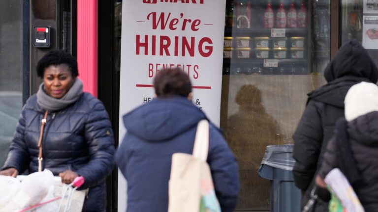 US jobless claim applications fell by 13,000 last week as layoffs remain low