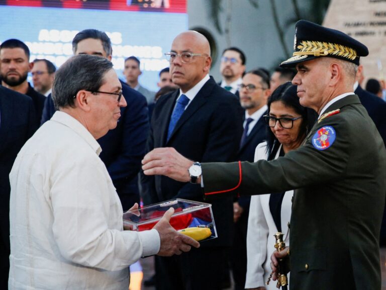 The ‘discombobulator’: Did US use ‘secret weapon’ in Maduro abduction? | Weapons