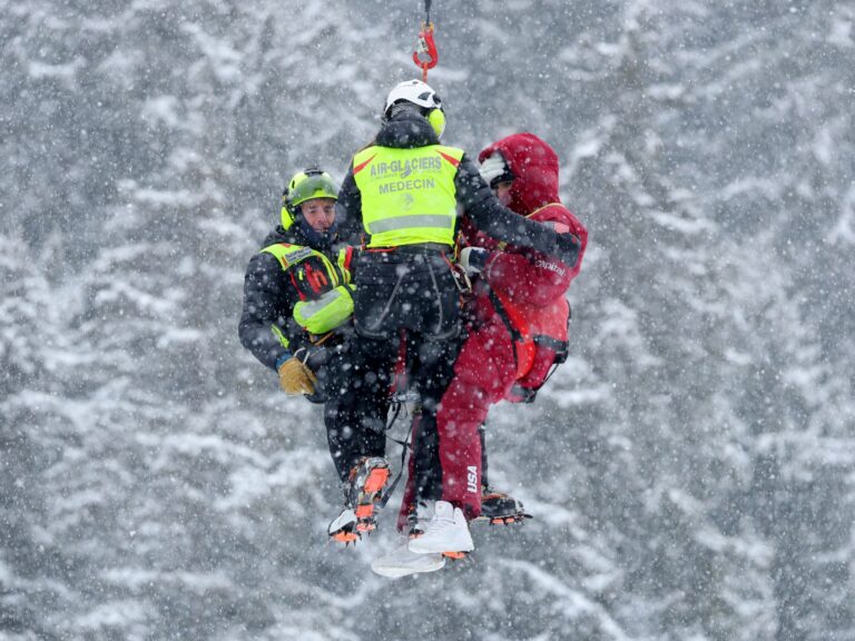 Vonn airlifted to hospital after crash at cancelled final pre-Olympic race | Winter Olympics News