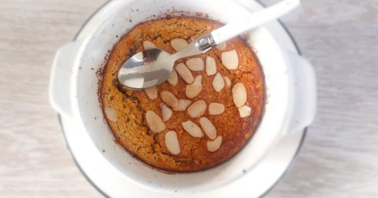 Almond croissant baked oats recipe is delicious and healthy