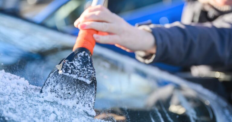 AA urges drivers to cover cars with household item to prevent ice
