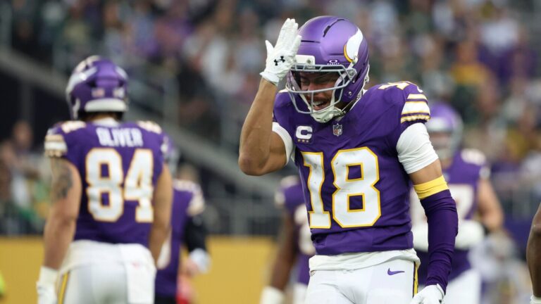 Vikings get Jefferson past 1,000-yard mark in final game of season