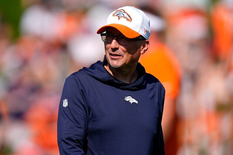 Joe Brady agrees to hire Pete Carmichael as Bills offensive coordinator