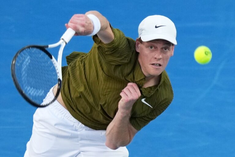 Jannik Sinner extends winning streak to 18 at Australian Open