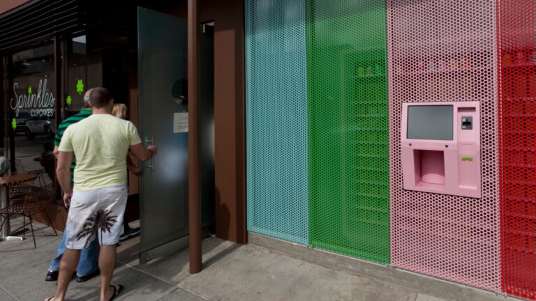 Sprinkles Cupcakes, company with iconic cupcake ATMs, shuts down